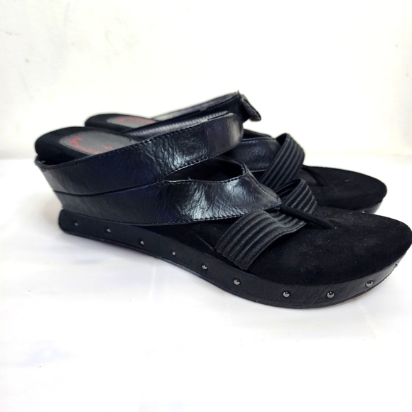 Modzori Womens Shoes Black  Leather Hook And Loop Toe Thong Wedge Sandals Size 9 - Picture 1 of 10